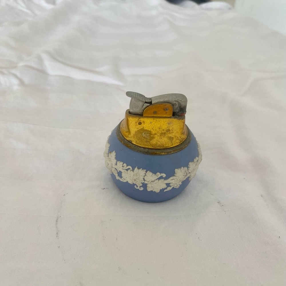 2 Wedgewood lighters